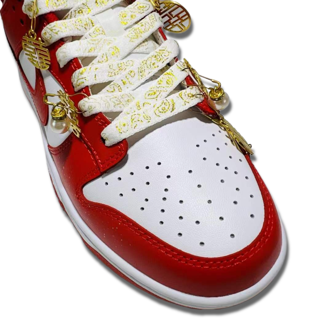 Nike SB Dunk Low in Red