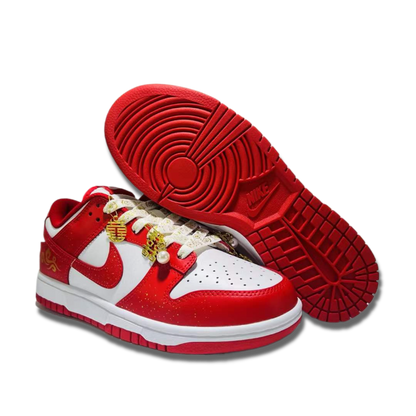 Nike SB Dunk Low in Red