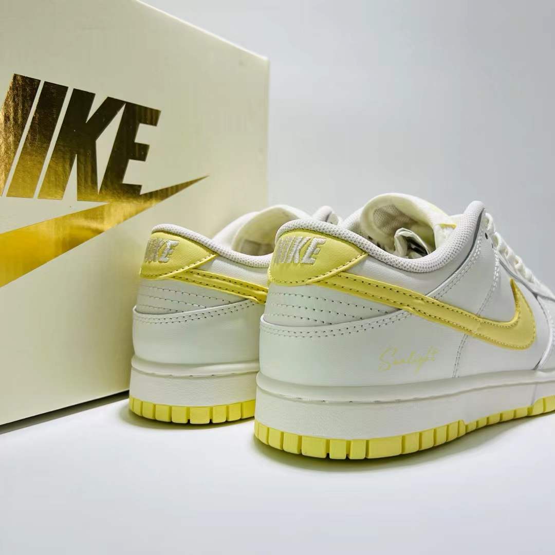 Nike SB Dunk Beige